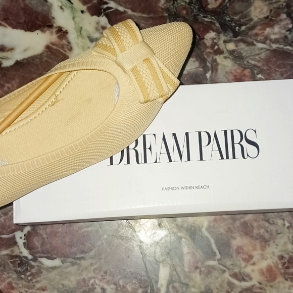 Cream flats size 9.5 - Picture 1 of 8